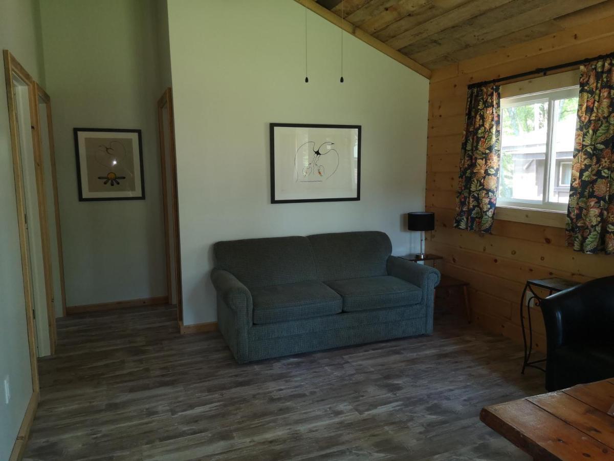The Pines Cottage Resort Oxtongue Lake Εξωτερικό φωτογραφία