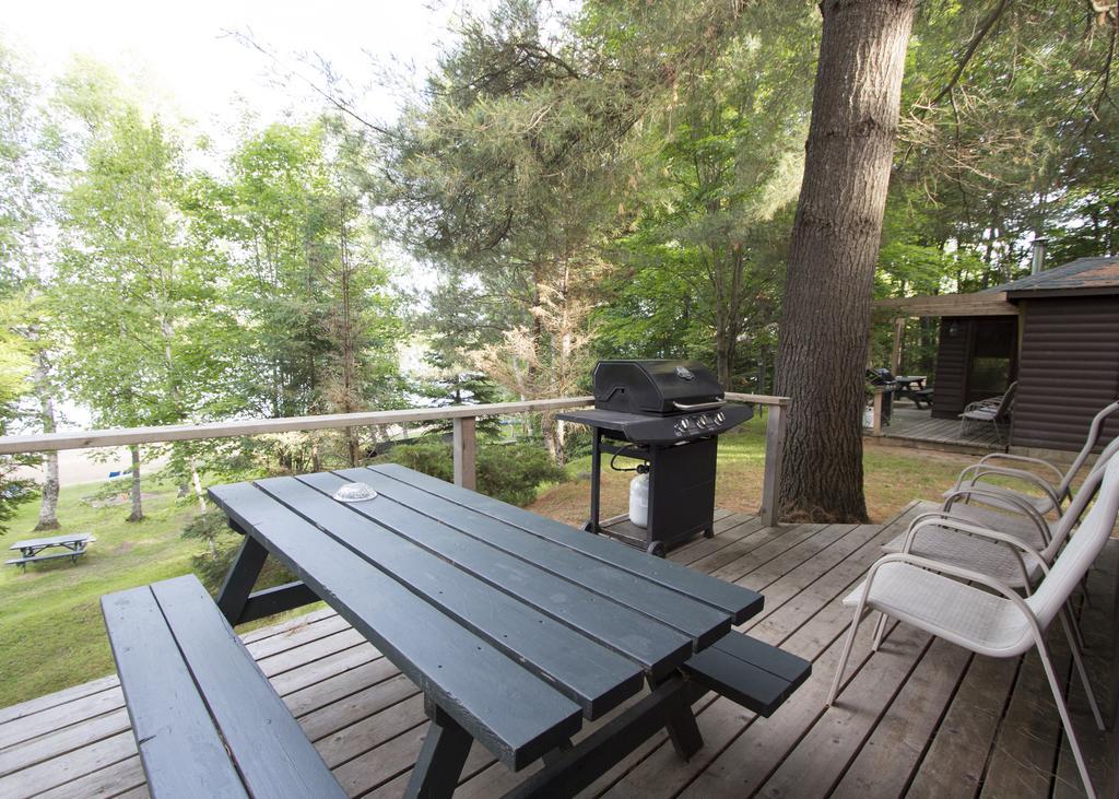 The Pines Cottage Resort Oxtongue Lake Εξωτερικό φωτογραφία