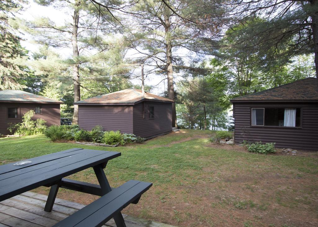 The Pines Cottage Resort Oxtongue Lake Εξωτερικό φωτογραφία