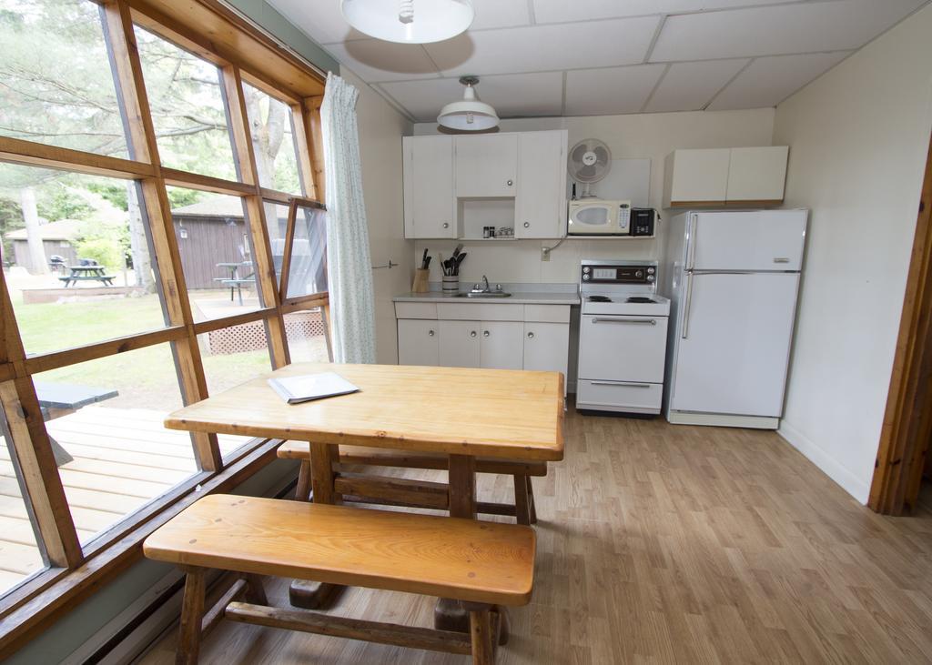 The Pines Cottage Resort Oxtongue Lake Εξωτερικό φωτογραφία