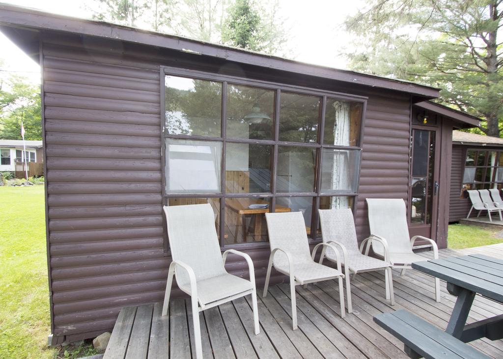 The Pines Cottage Resort Oxtongue Lake Εξωτερικό φωτογραφία