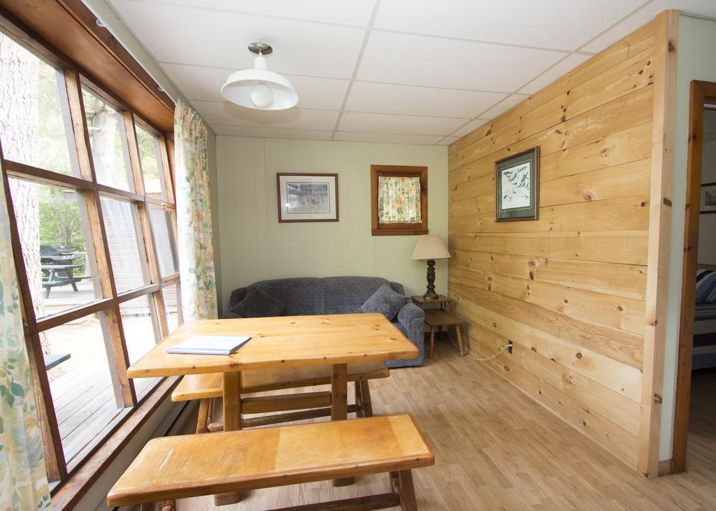 The Pines Cottage Resort Oxtongue Lake Εξωτερικό φωτογραφία