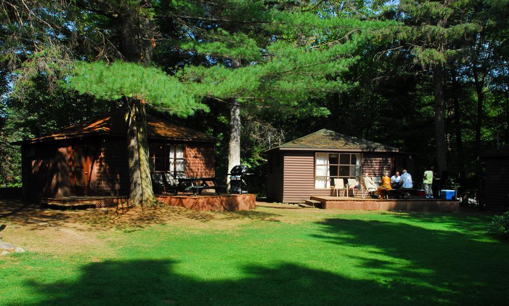 The Pines Cottage Resort Oxtongue Lake Εξωτερικό φωτογραφία